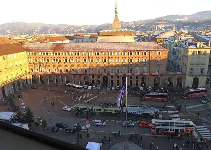 Nonpertutti Piazza Castello Senior And Families Top Torino
